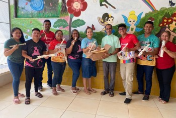 Padre Ailton Batista realiza doação de 30 flautas para Creche Maria Janira de Castro Pontes