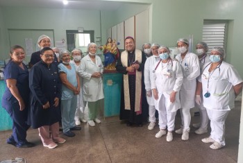 Visita Espiritual do Bispo Dom Tadeu Canavarros ao Hospital.